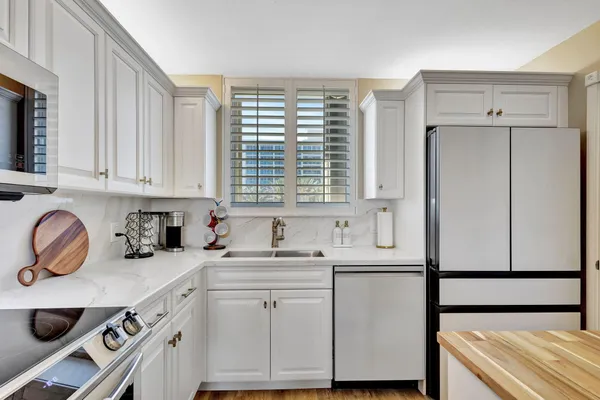 $9,500 | 100 Ocean Trail Way, Unit 301, Jupiter, FL 33477