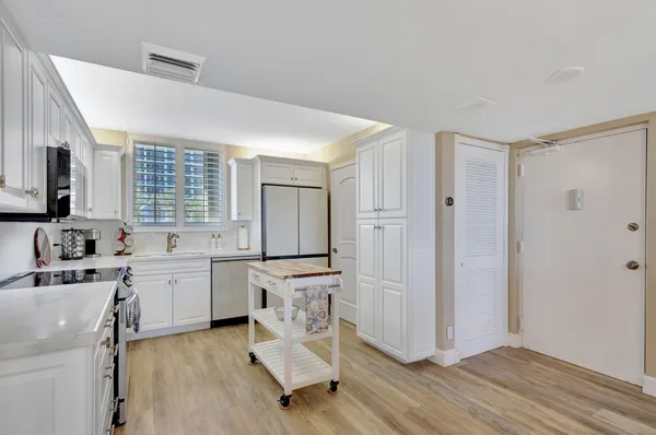 $9,500 | 100 Ocean Trail Way, Unit 301, Jupiter, FL 33477