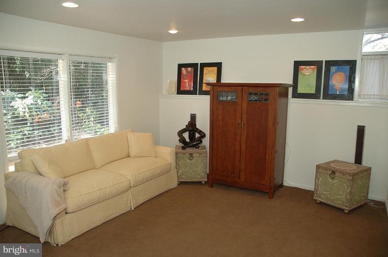 2205 Marthas Road Alexandria, VA 22307 - Photo 17 of 17 Family Room