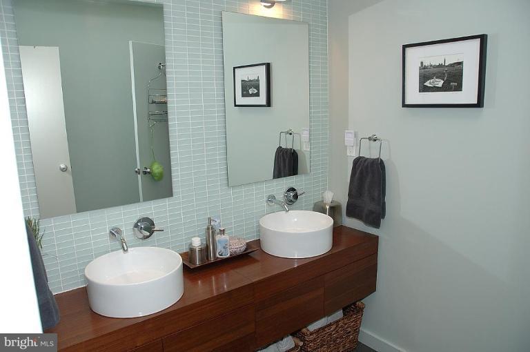 2205 Marthas Road Alexandria, VA 22307 - Photo 8 of 17 Main Level Bath