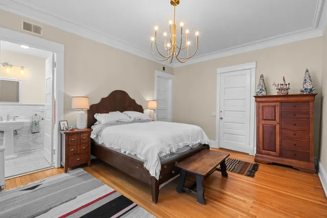 $1,975,000 | 5801 South Blackstone Avenue, Chicago, IL 60637