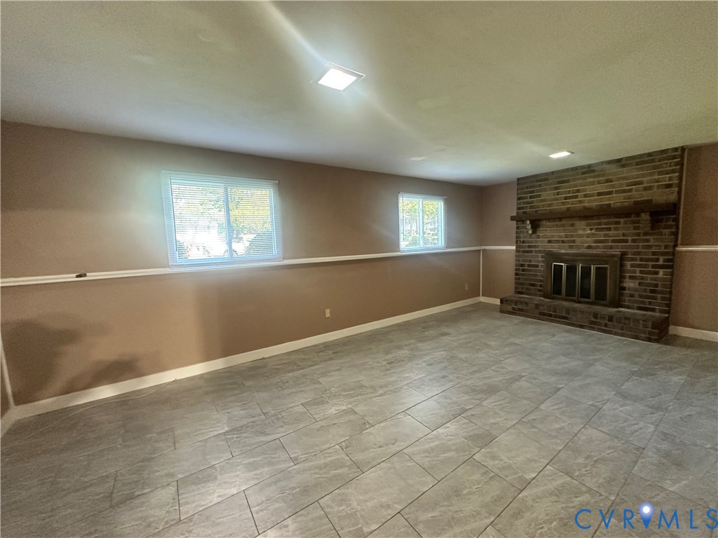 9319 Coleson Road Glen Allen, VA 23060 - Photo 34 of 39 an empty room with windows