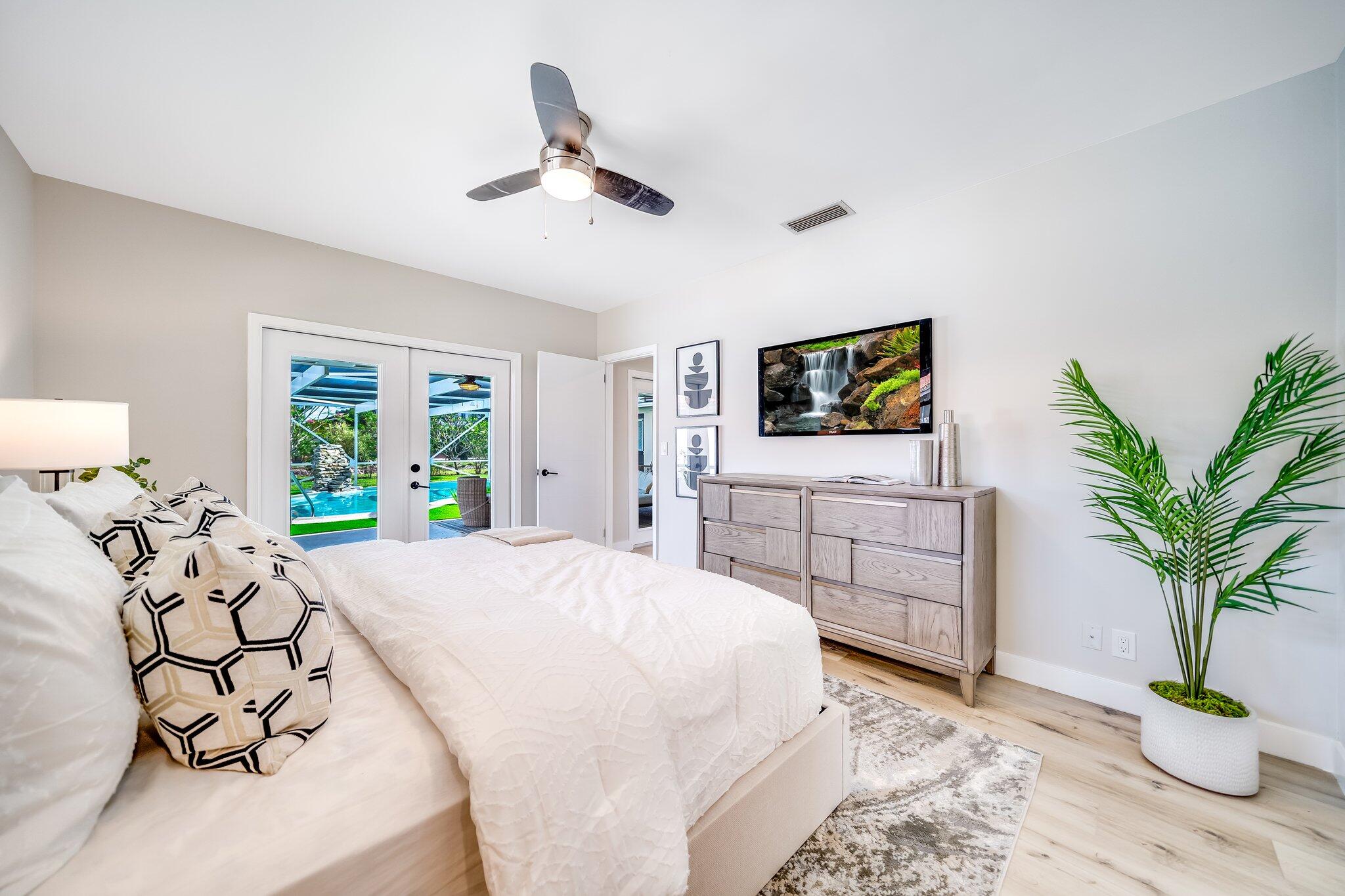 924 Southwest 14th Street Boca Raton, FL 33486 - Photo 15 of 27 Master Bedroom