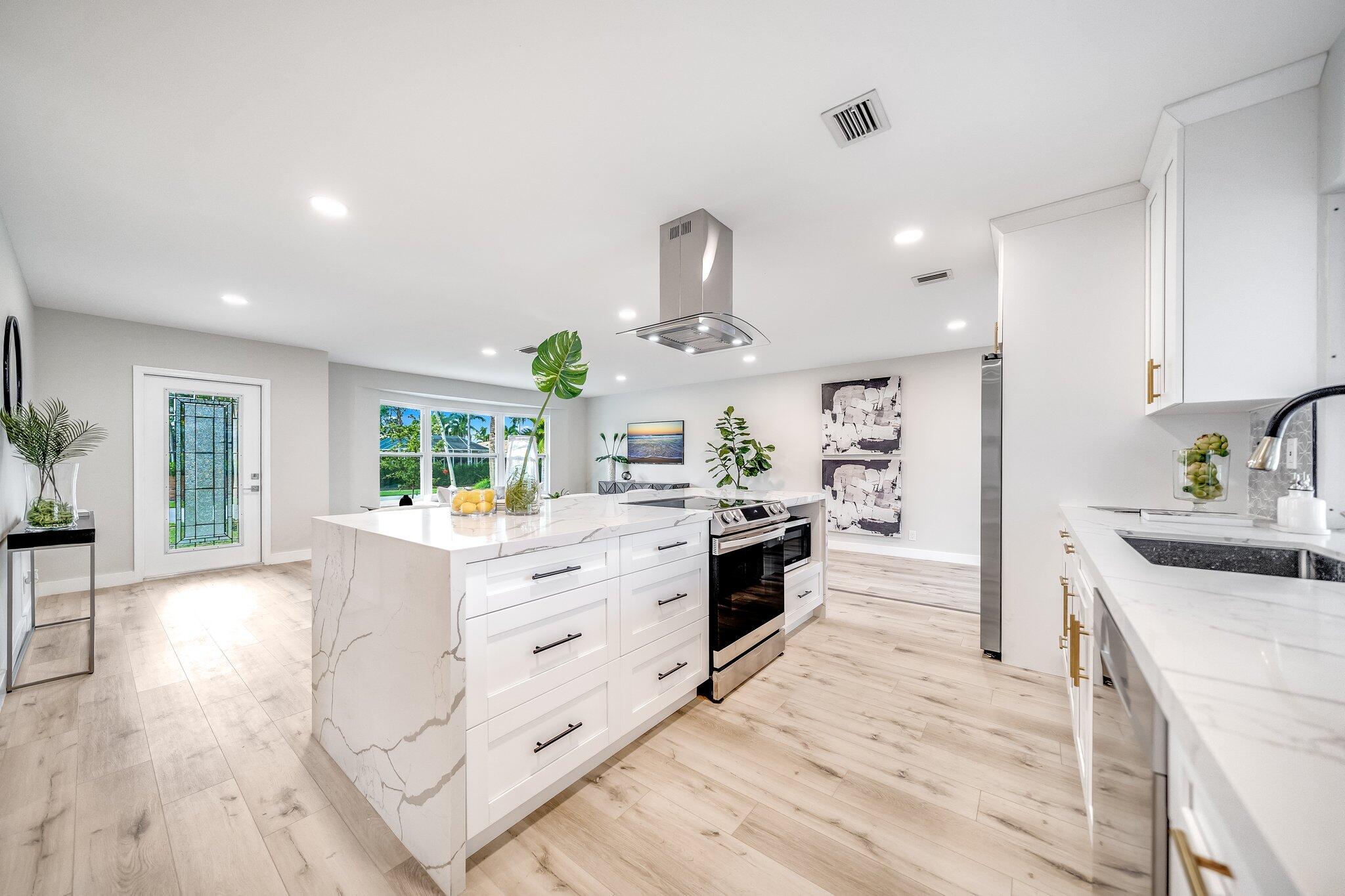 924 Southwest 14th Street Boca Raton, FL 33486 - Photo 10 of 27 Kitchen