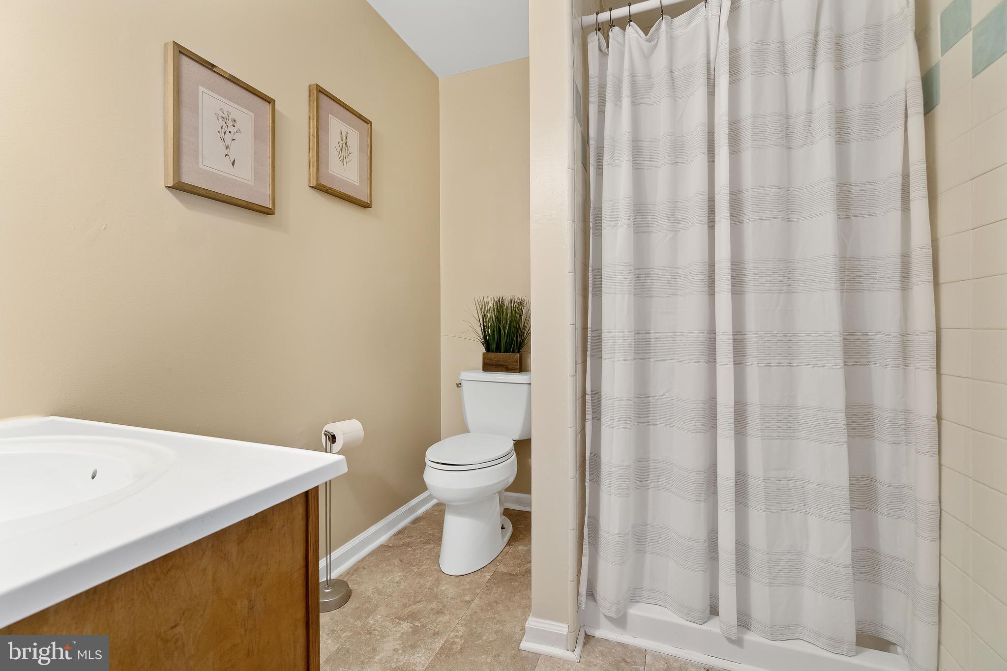 653 McKinneytown Road Elkton, MD 21921 - Photo 22 of 40 Hall bath