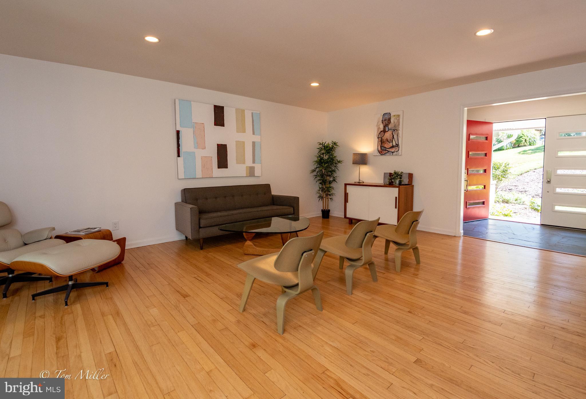 1802 Indian Head Road Baltimore, MD 21204 - Photo 11 of 54 Expansive Living Room