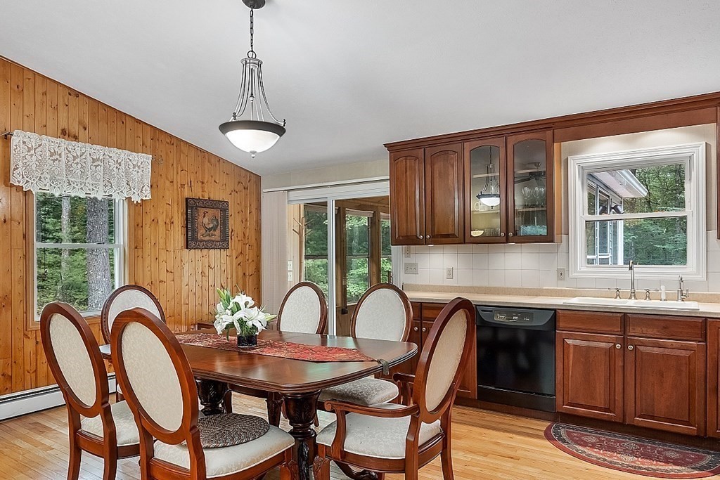 54 Grimes Road Hubbardston, MA 01452 - Photo 5 of 32 Gallery Image 5