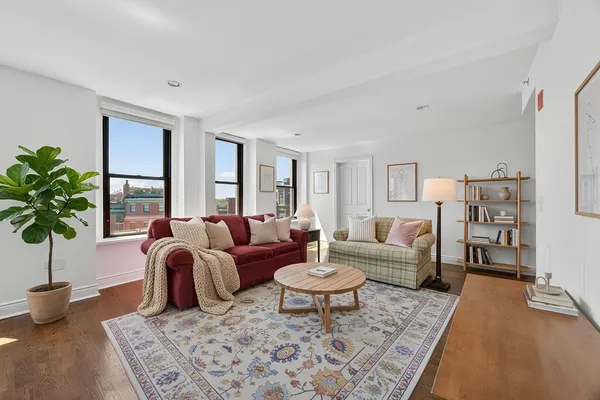 $5,375 | 4 Charlesgate East, Unit 701, Boston, MA 02215