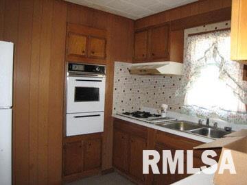 652 Fairfield Road Mount Vernon, IL 62864 - Photo 3 of 12