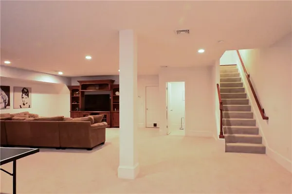 $7,000 | 4 Wimbledon Circle, Portsmouth, RI 02871