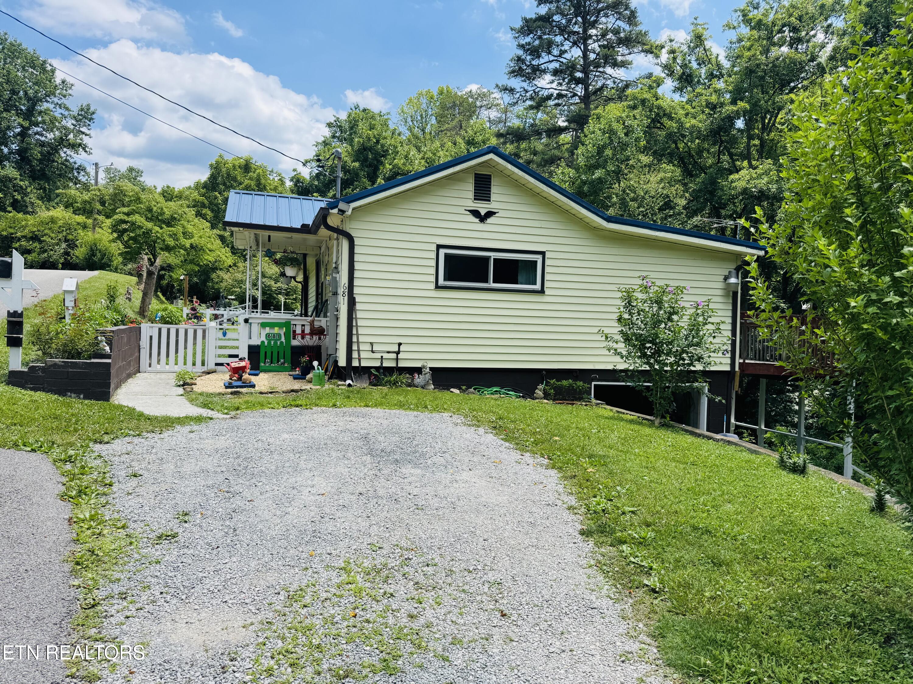 681 Island Cove Road Rocky Top, TN 37769 - Photo 6 of 47 IMG_5631