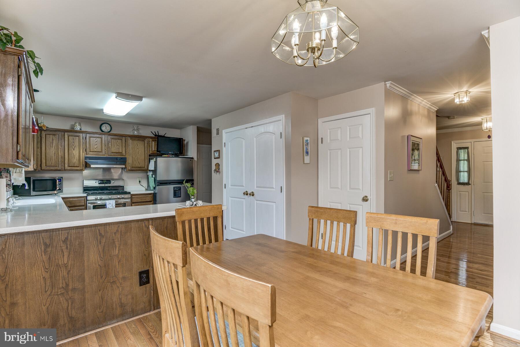 18837 Falling Star Road Germantown, MD 20874 - Photo 11 of 40 Kitchen