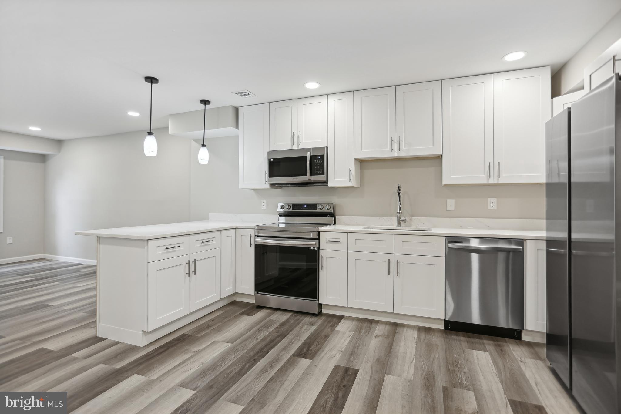 6719 Clinglog Street Capitol Heights, MD 20743 - Photo 3 of 26 Breakfast Bar