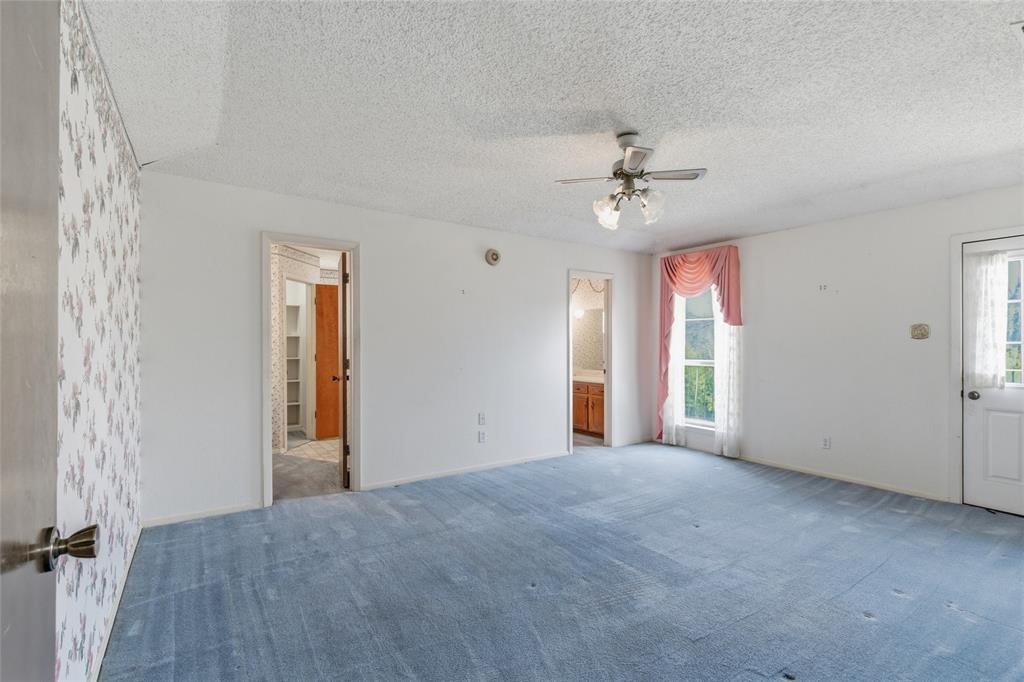 2326 Forest Hills Road Grapevine, TX 76051 - Photo 20 of 37