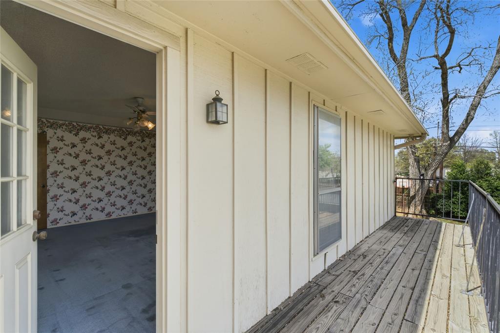 2326 Forest Hills Road Grapevine, TX 76051 - Photo 21 of 37 Outside primary bedroom
