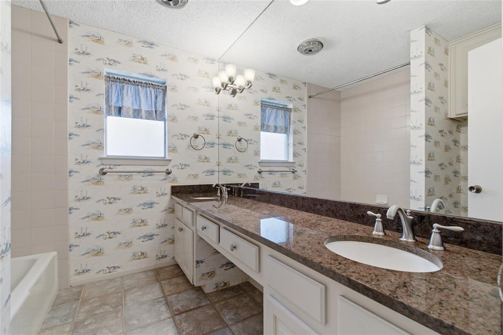 2326 Forest Hills Road Grapevine, TX 76051 - Photo 28 of 37 Hall bathroom in hallway with secondary bedrooms