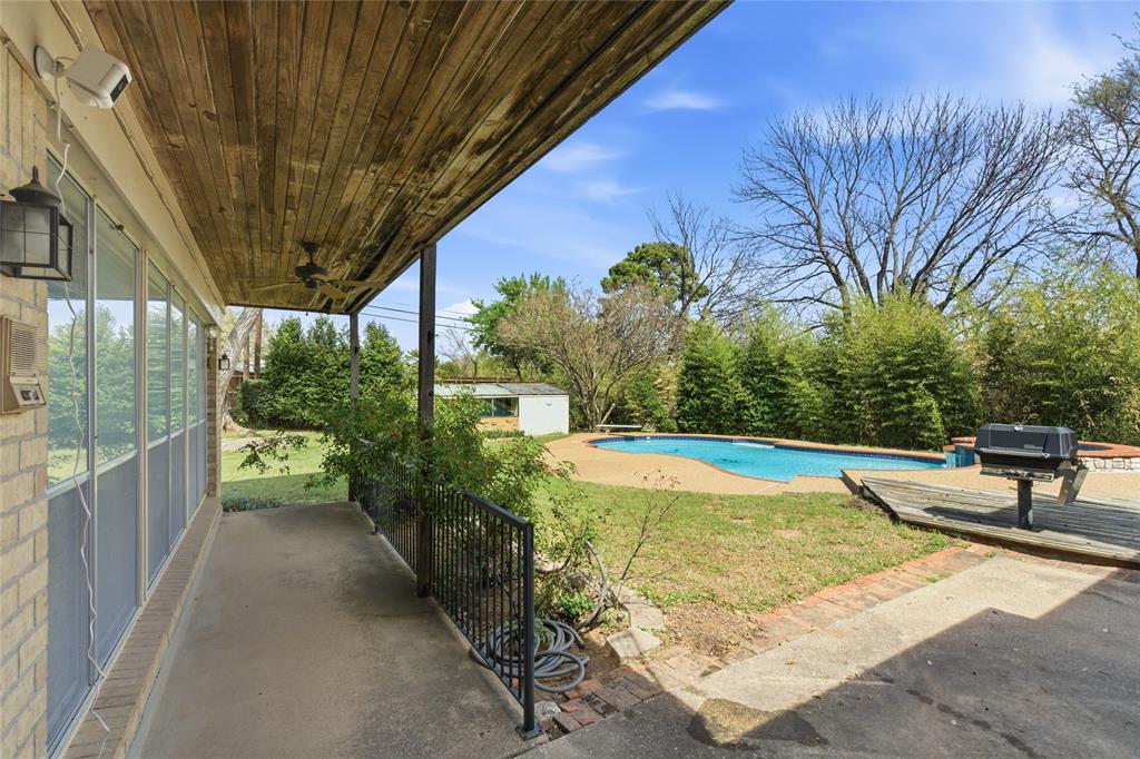 2326 Forest Hills Road Grapevine, TX 76051 - Photo 34 of 37