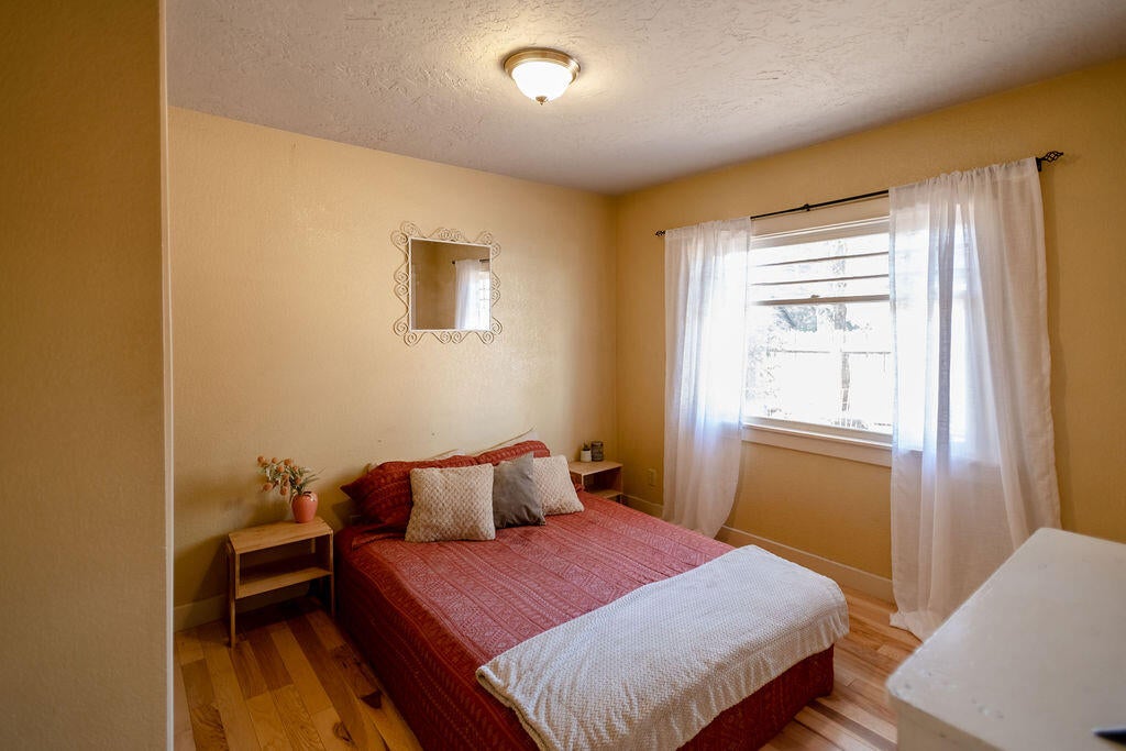 137 Southwest 10th Street Redmond, OR 97756 - Photo 14 of 42 DSC_4197