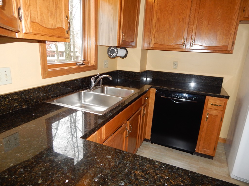 10 Nottingham Road, Unit 10 Grafton, MA 01519 - Photo 6 of 21 Gallery Image 6