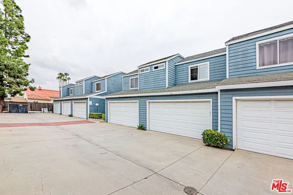 front view of house with a yard