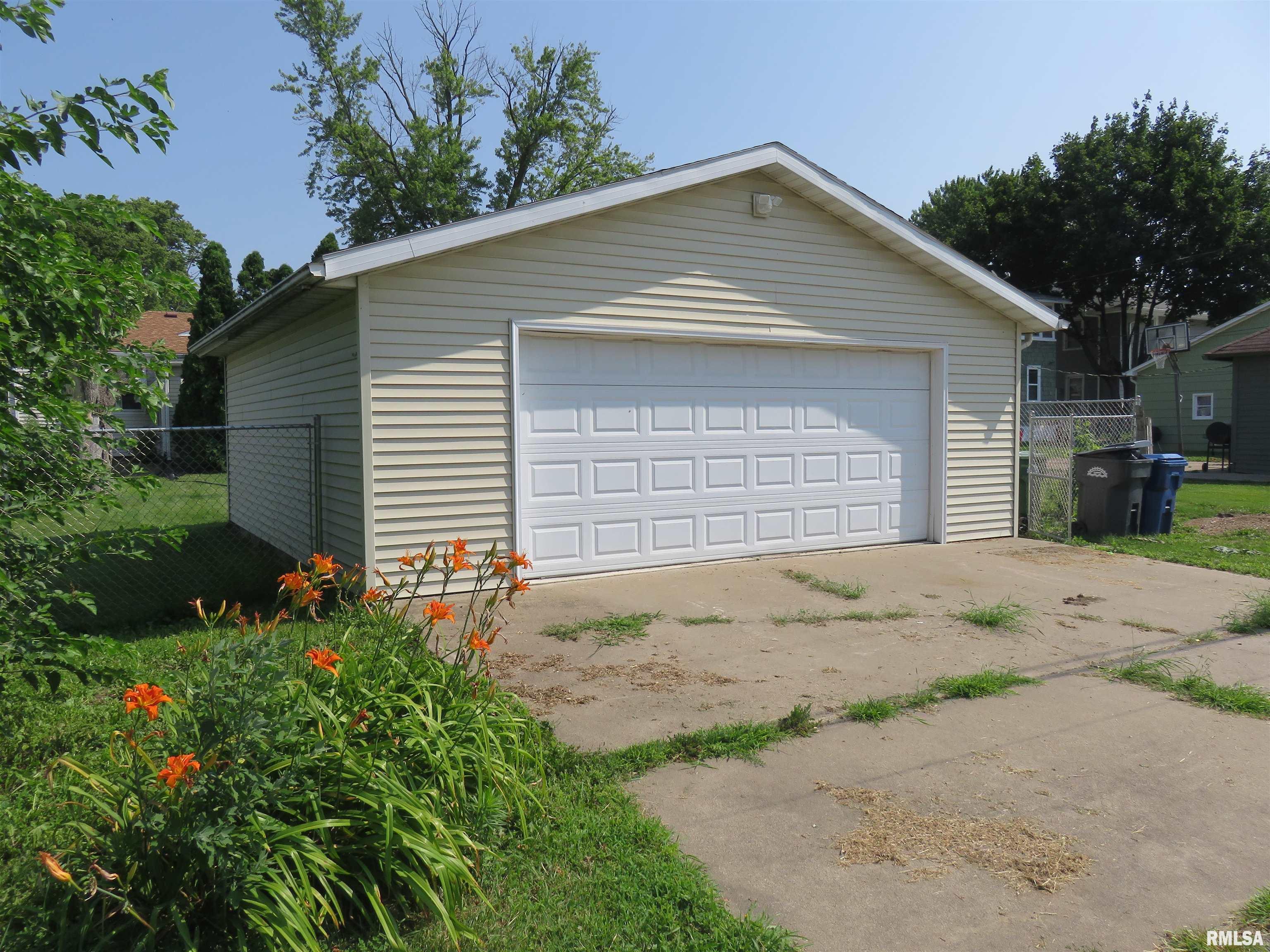 819 South 7th Street Clinton, IA 52732 - Photo 10 of 22 Gallery Image 10