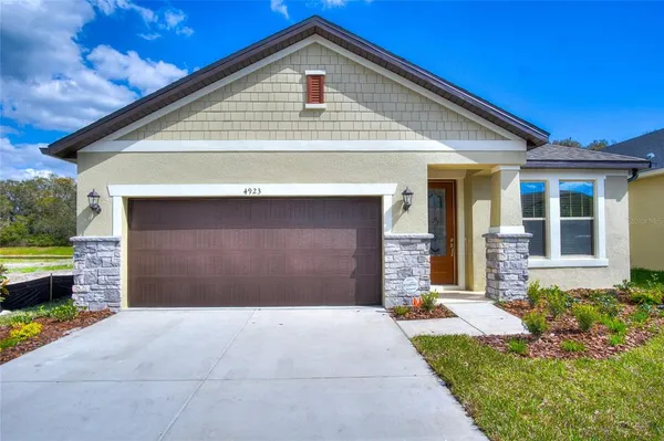 $2,595 | 4923 Rolling Greene Drive, Wesley Chapel, FL 33543