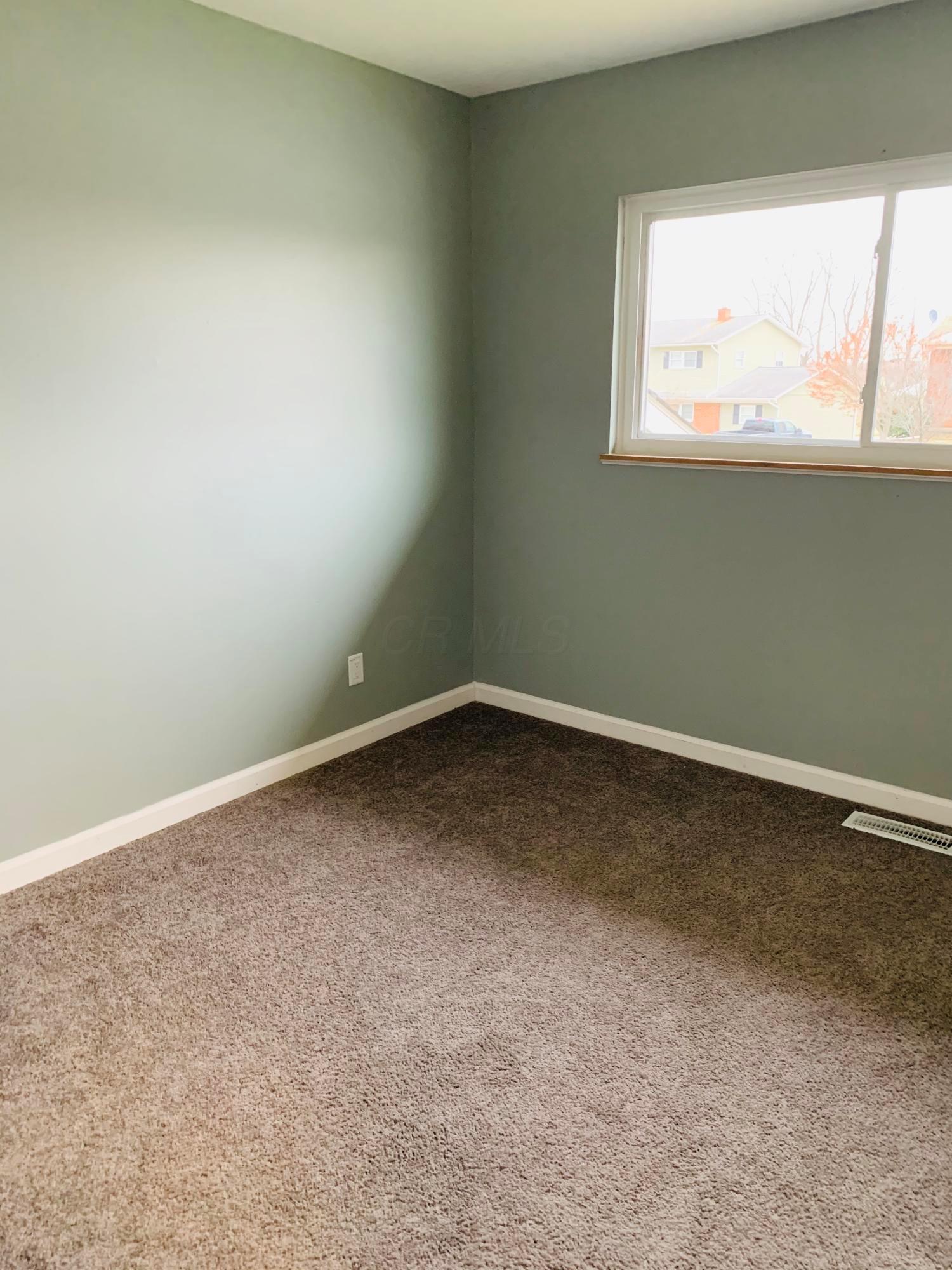 5187 Edgeview Road Columbus, OH 43207 - Photo 3 of 14