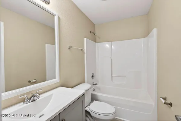 $2,000 | 10261 English Manor Drive, Gulfport, MS 39503