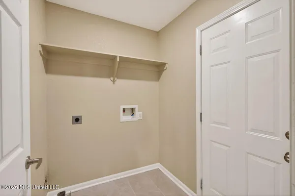 $2,000 | 10261 English Manor Drive, Gulfport, MS 39503