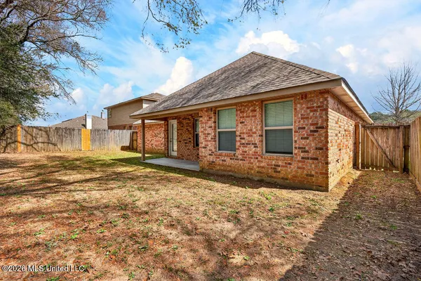 $2,000 | 10261 English Manor Drive, Gulfport, MS 39503