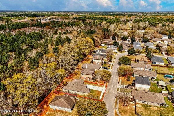 $2,000 | 10261 English Manor Drive, Gulfport, MS 39503