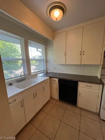 $995 | 1425 West Academy Street, Unit UP, Winston-Salem, NC 27103