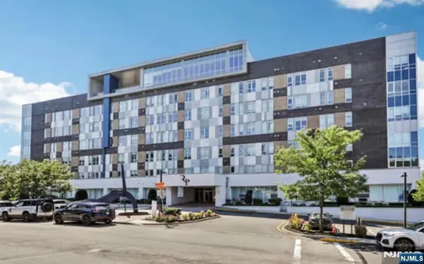 $3,900 | 1 Executive Drive, Unit 107, Fort Lee, NJ 07024