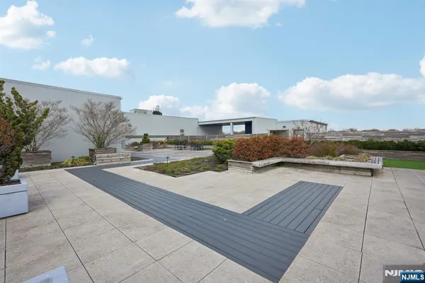 $3,900 | 1 Executive Drive, Unit 107, Fort Lee, NJ 07024