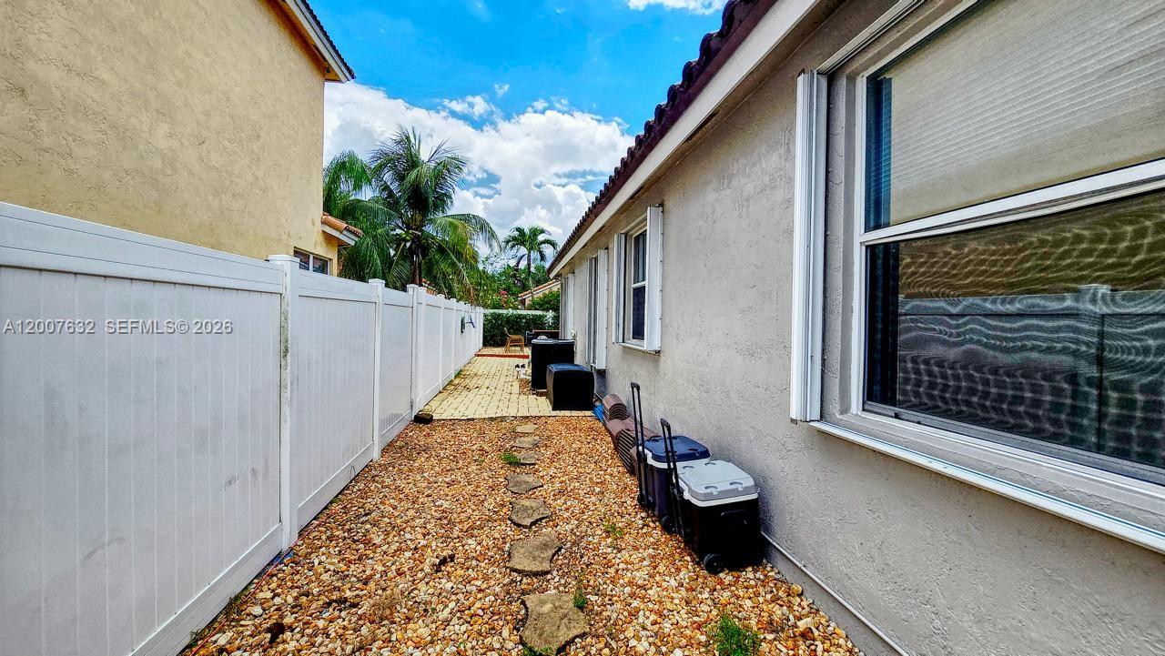 18920 Southwest 29th Street Miramar, FL 33029 - Photo 34 of 37