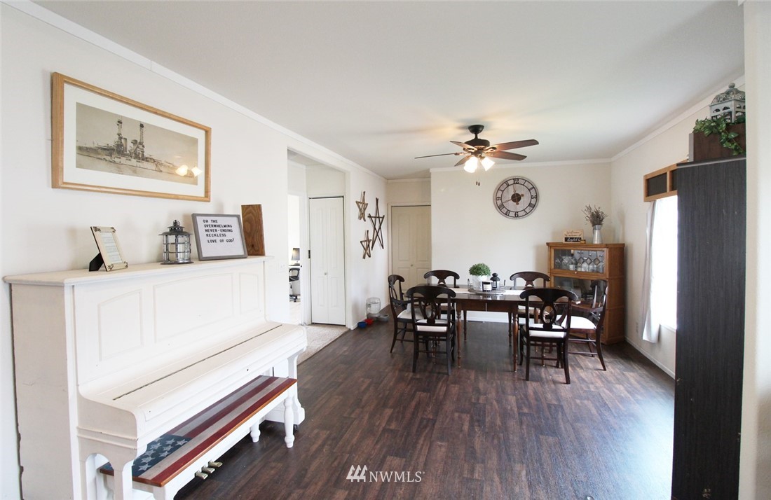 300 Park Avenue, Unit 20 Buckley, WA 98321 - Photo 4 of 14