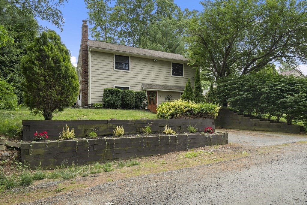 18 Outlook Road Billerica, MA 01862 - Photo 16 of 32 Gallery Image 16