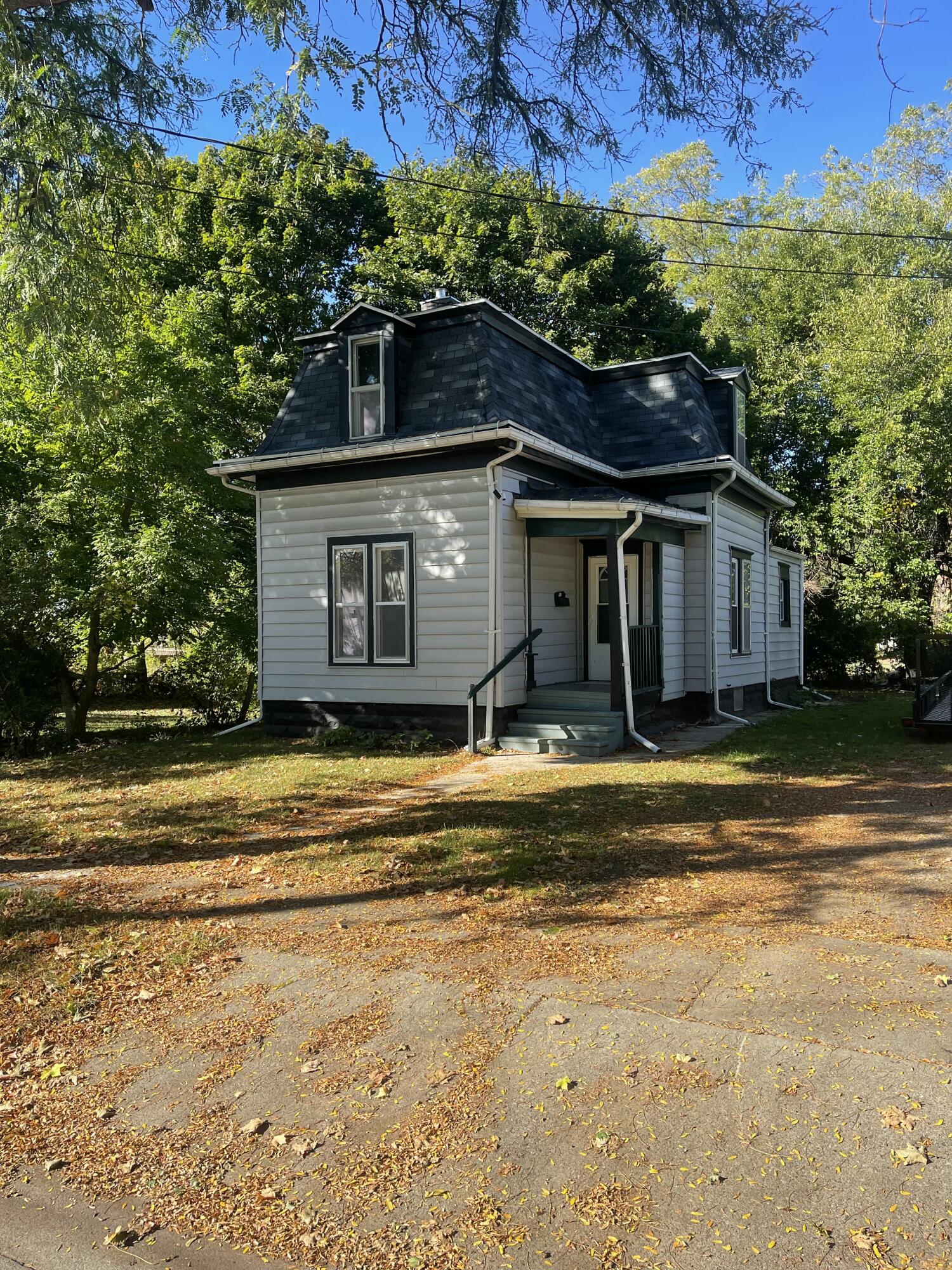 1034 Williams Street Jackson, MI 49203 - Photo 2 of 14 1000021896