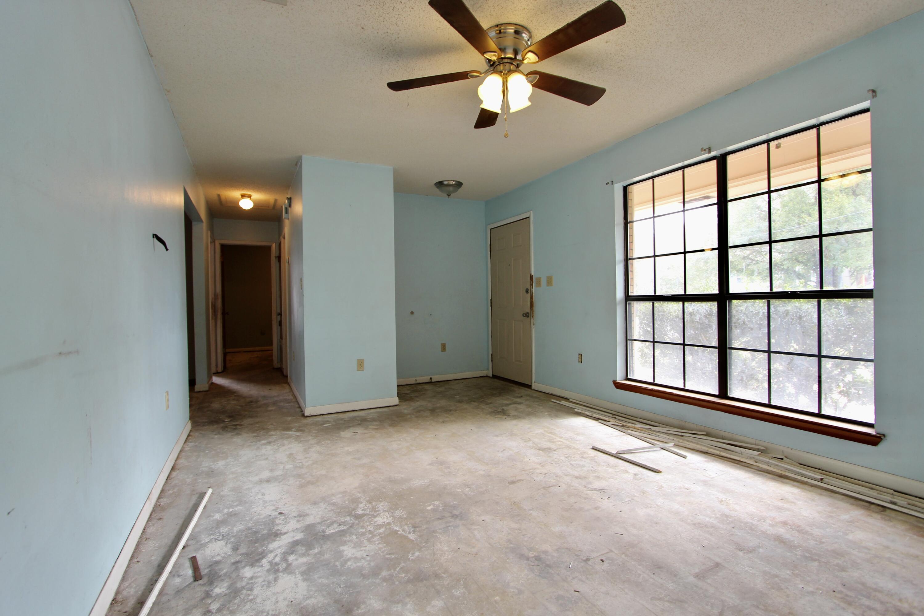 103 Jamie Court Crestview, FL 32539 - Photo 8 of 21 IMG_3647