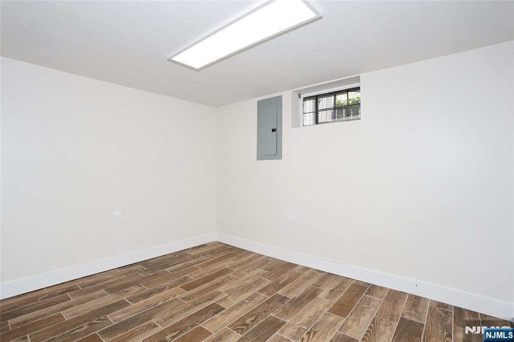 20 Dojean Court Bergenfield, NJ 07621 - Photo 38 of 50