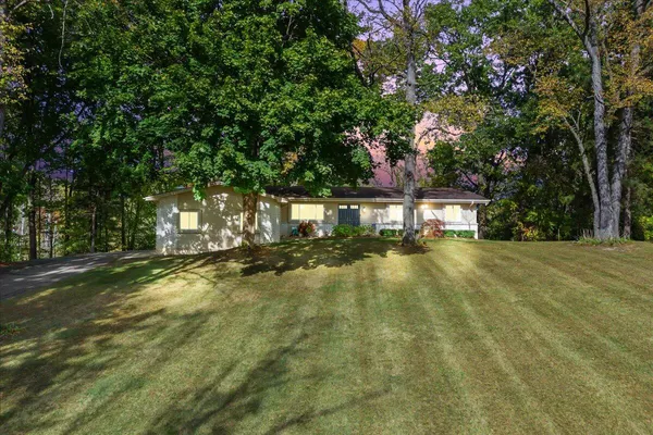 $529,000 | 10932 Green Oaks Drive, South Lyon, MI 48178