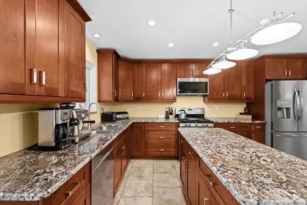 $529,000 | 10932 Green Oaks Drive, South Lyon, MI 48178