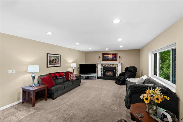$529,000 | 10932 Green Oaks Drive, South Lyon, MI 48178