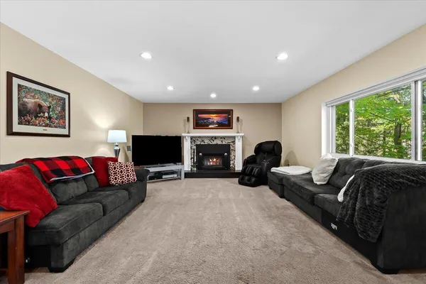 $529,000 | 10932 Green Oaks Drive, South Lyon, MI 48178