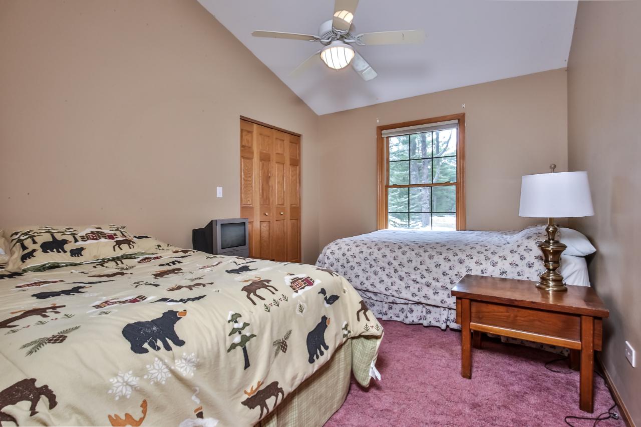1097 Taylor Lake Road Eagle River, WI 54521 - Photo 15 of 33 Gallery Image 15