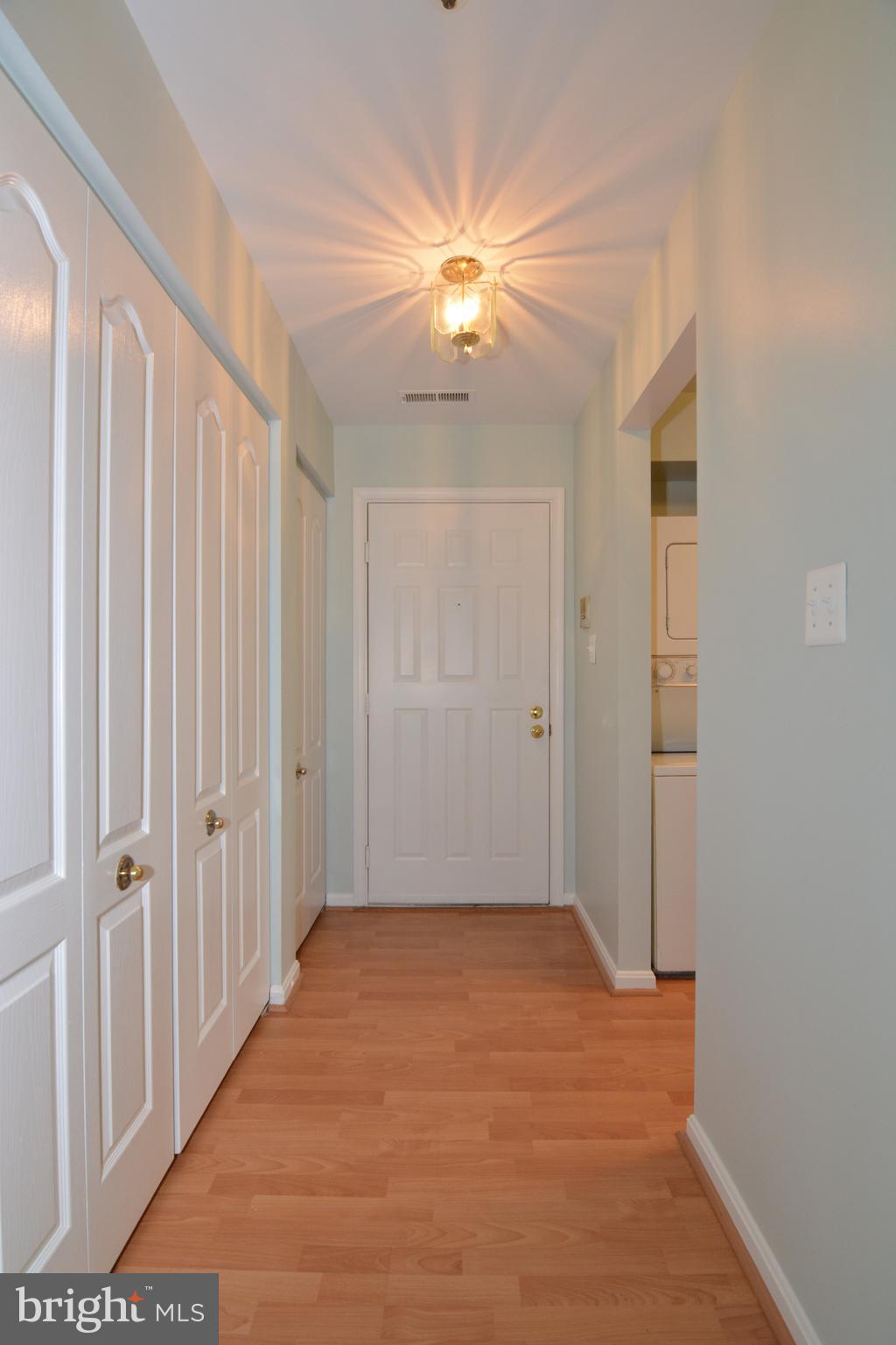 8352 Montgomery Run Road, Unit I Ellicott City, MD 21043 - Photo 2 of 38 Foyer