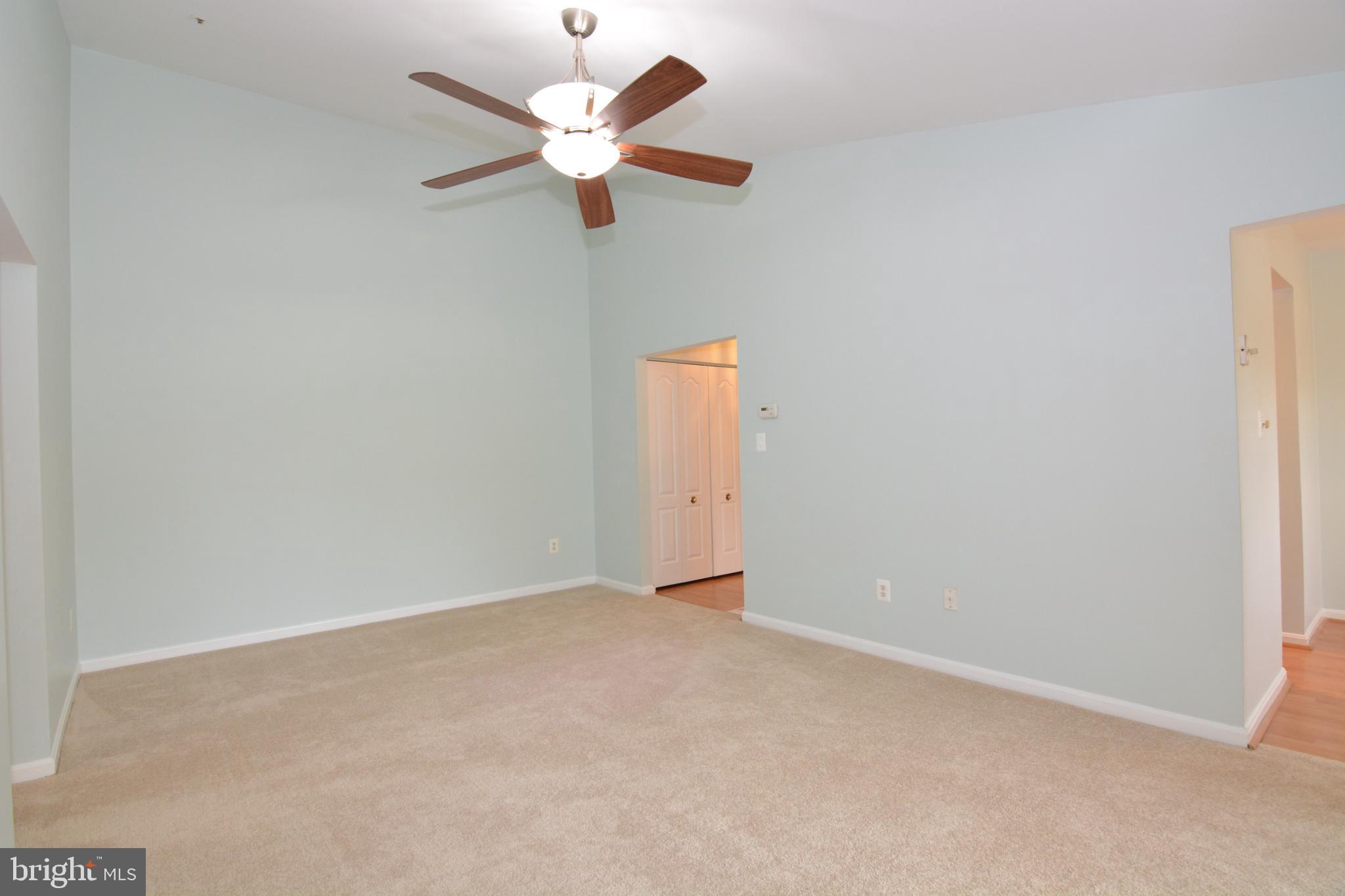 8352 Montgomery Run Road, Unit I Ellicott City, MD 21043 - Photo 15 of 38 Livingroom