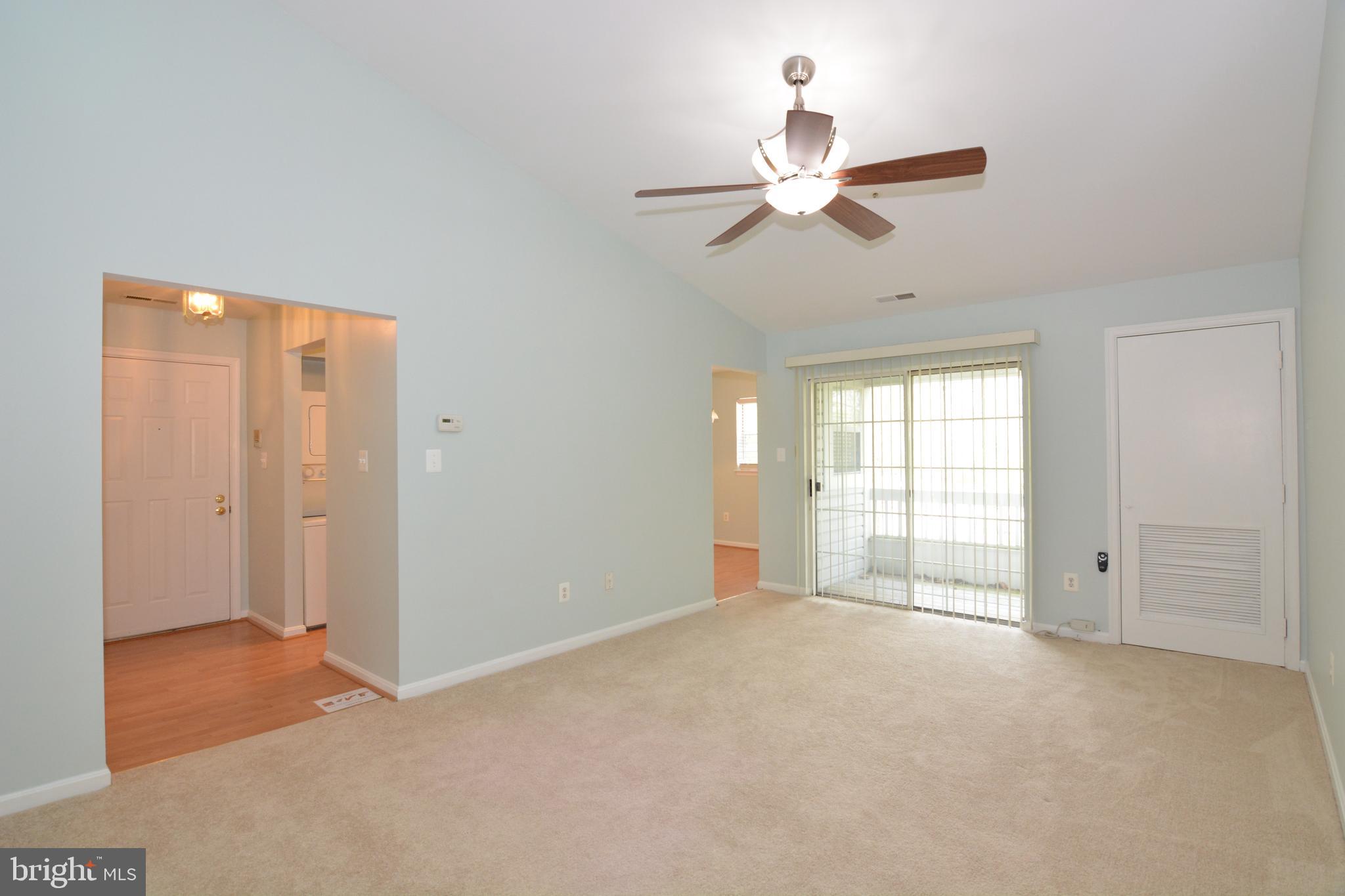 8352 Montgomery Run Road, Unit I Ellicott City, MD 21043 - Photo 16 of 38 Livingroom