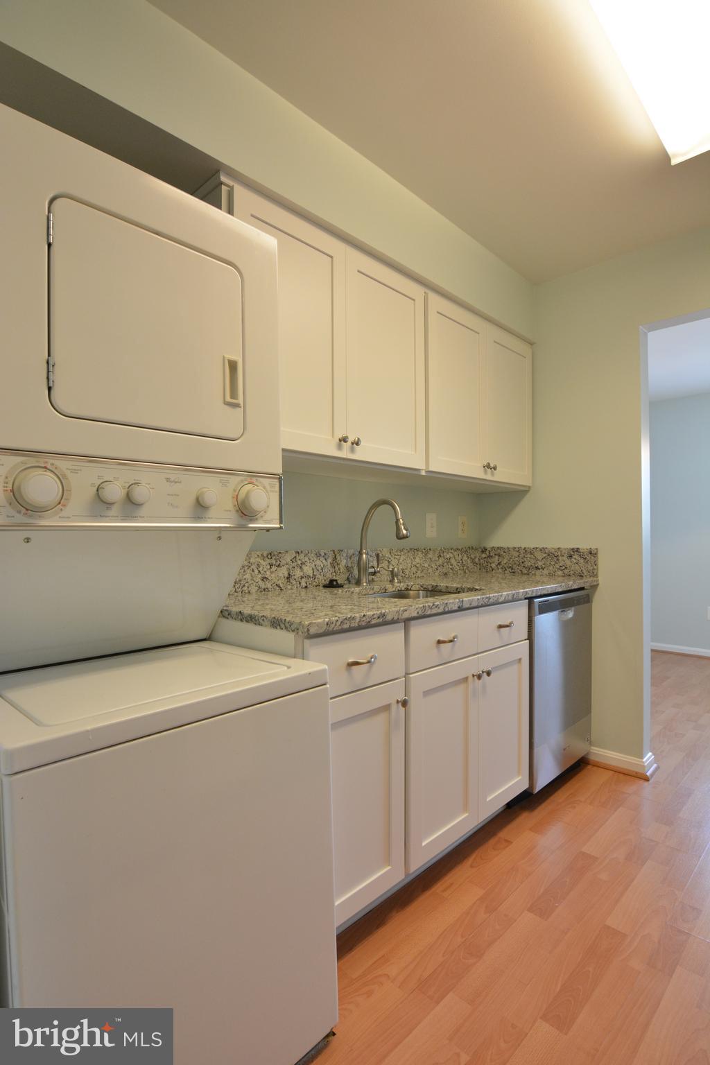 8352 Montgomery Run Road, Unit I Ellicott City, MD 21043 - Photo 3 of 38 Kitchen