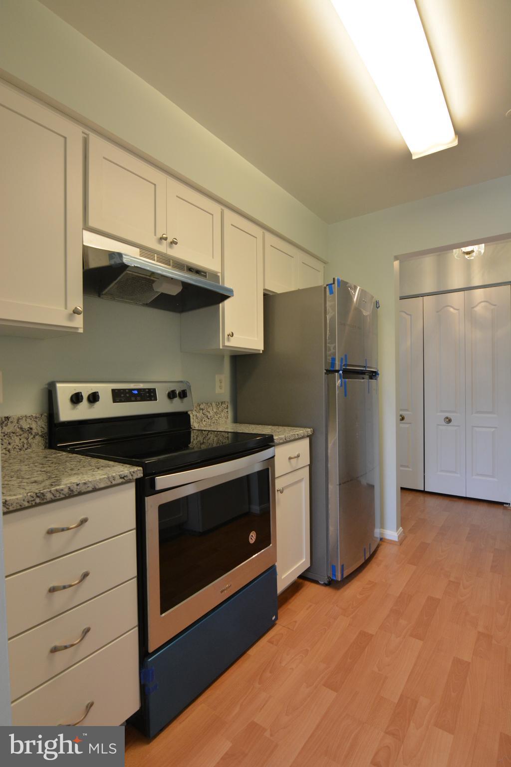 8352 Montgomery Run Road, Unit I Ellicott City, MD 21043 - Photo 6 of 38 Kitchen